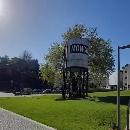 Ninho Andorinhas בית הארחה 4*